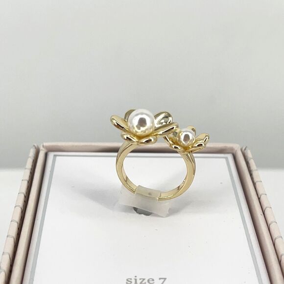 Dillards Double Daisy Floral Motif Faux Pearl Fashion Ring Womens Size 7 - Picture 2 of 6